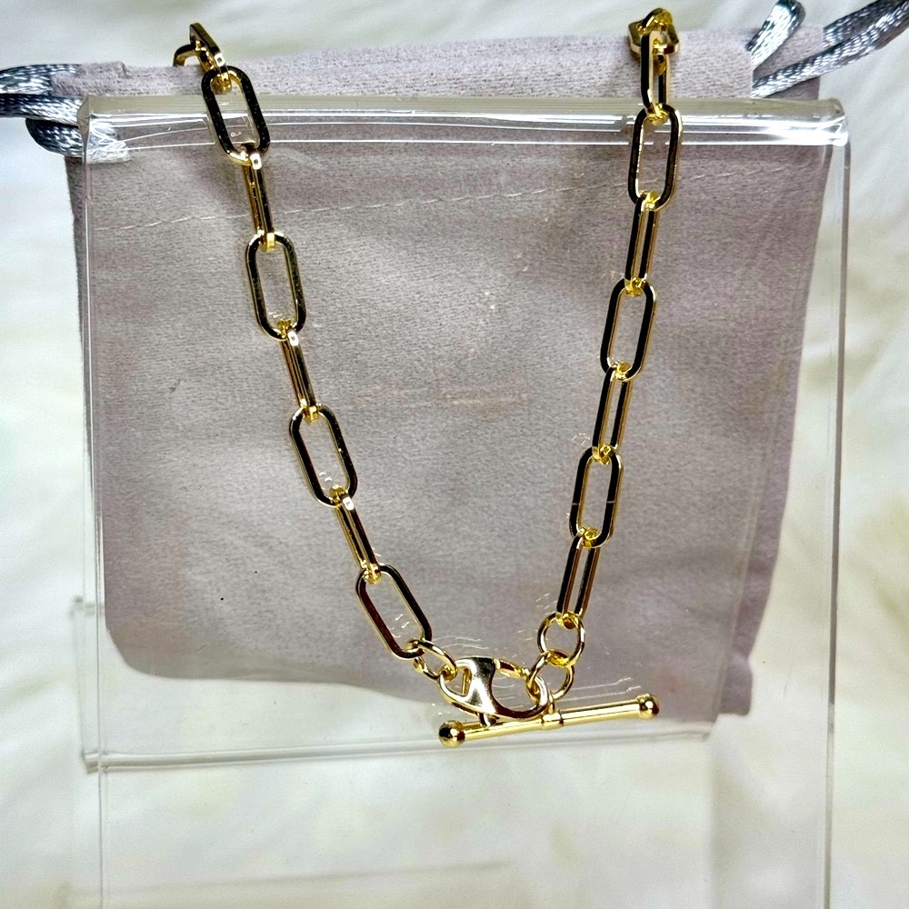 Gold Plated Necklace with Elegant Chain Design - Picture 2 of 4